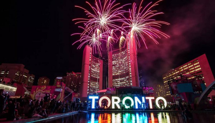 آتش بازی در جشن ملی کانادا شهر تورنتو