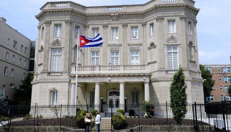 کدام سفارت کانادا بهتر است؟