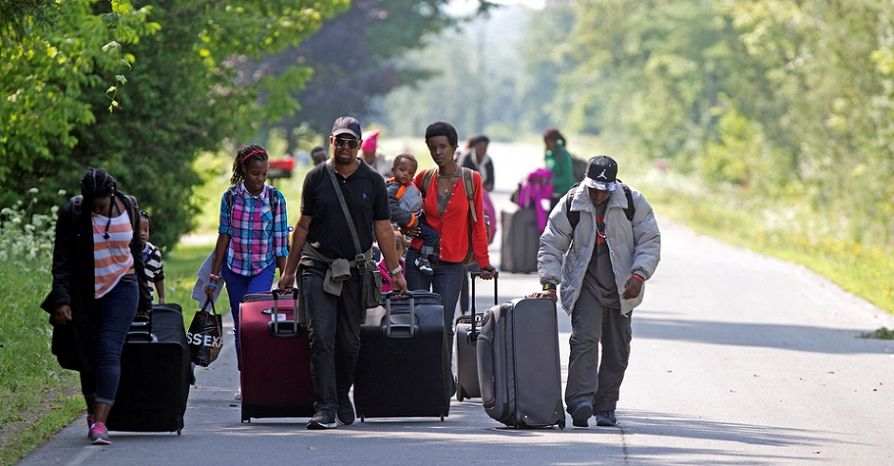 شرایط پناهندگی کانادا با ویزای توریستی